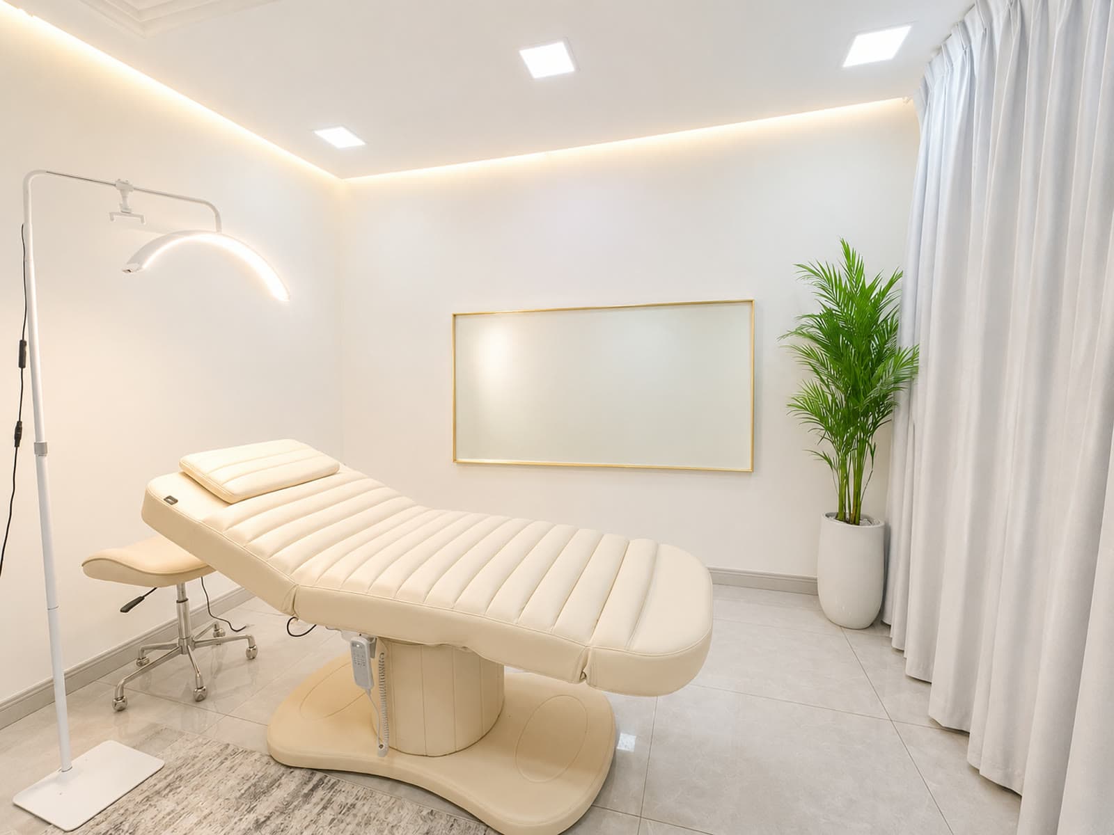 Facial Suite — Inside Qasr Alshar — a premium multicultural beauty salon in Deira, Dubai, near Union Metro.