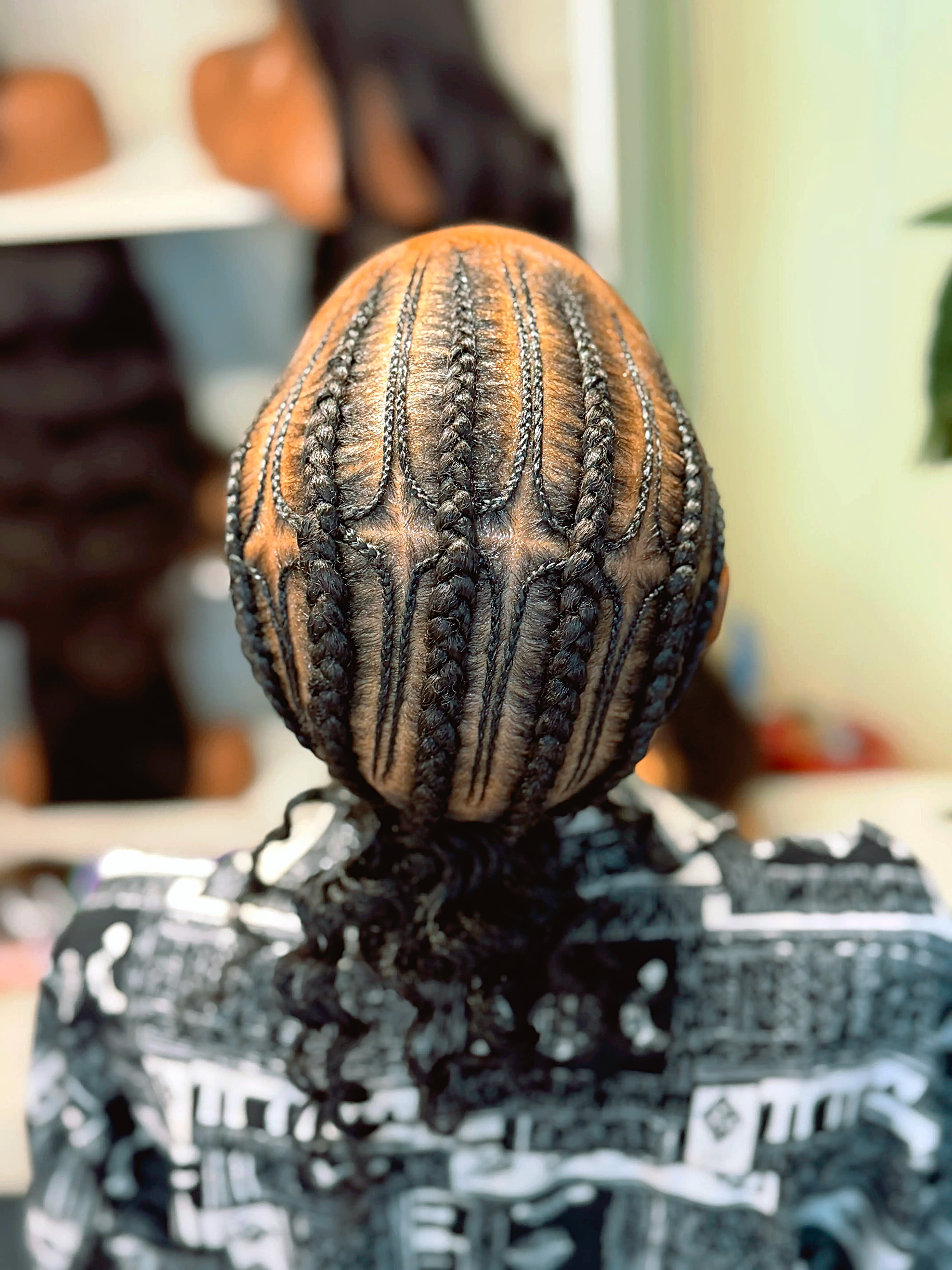 Starburst Geometric Braids at Qasr Alshar Salon, Dubai
